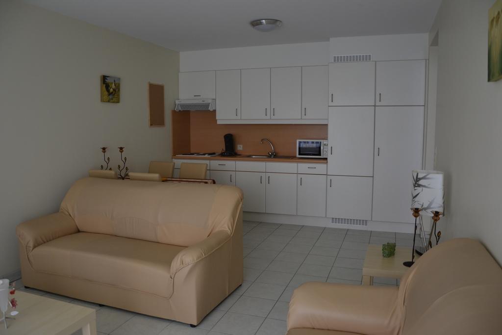 Lindehof Serviced Flats Zoersel Room photo