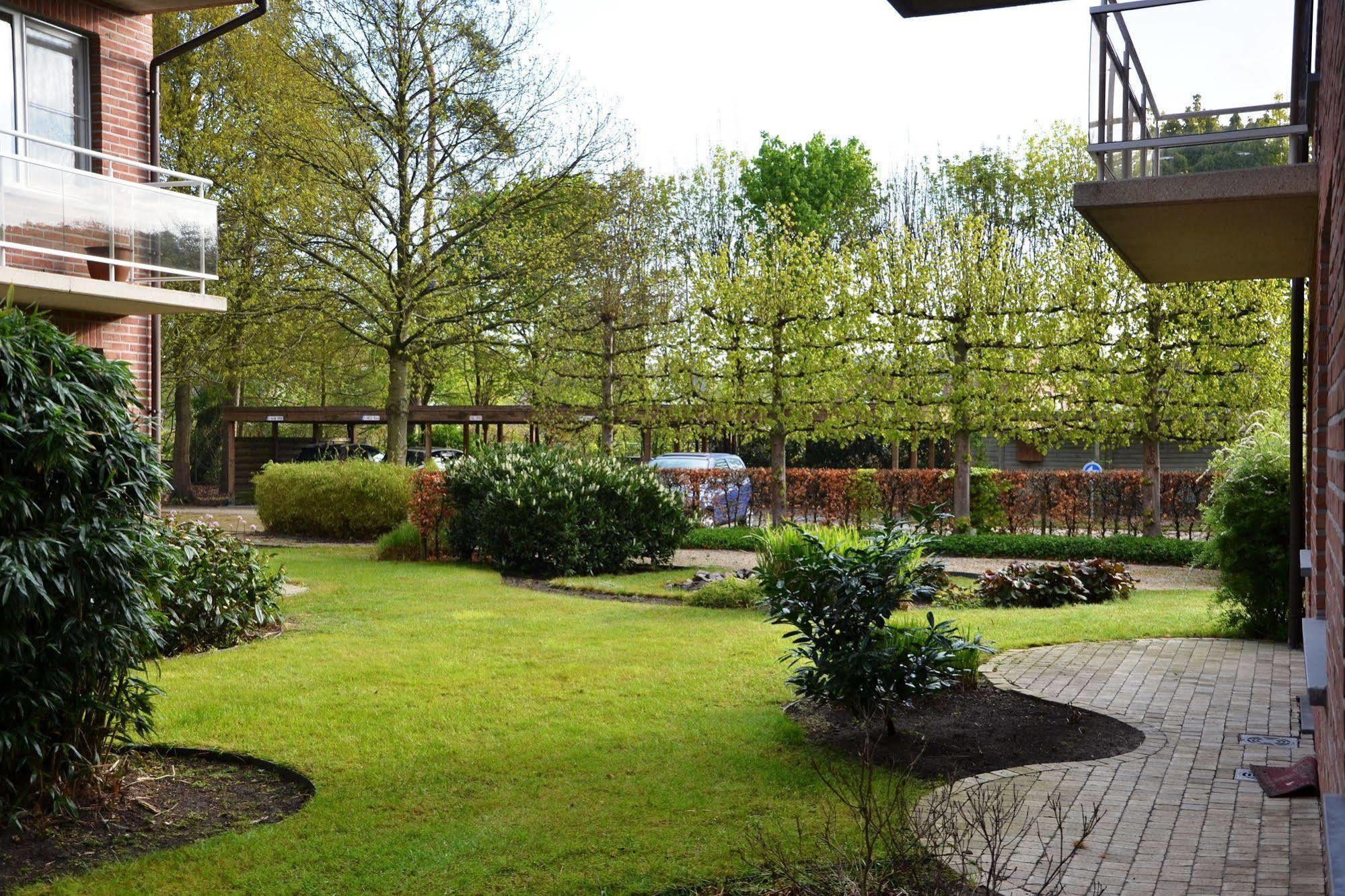 Lindehof Serviced Flats Zoersel Exterior photo